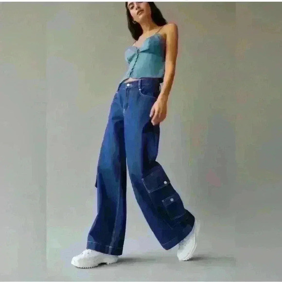 BDG Denim - COPY - BDG for UO ultra wide cargo skater jeans, size 32, 31” inseam.